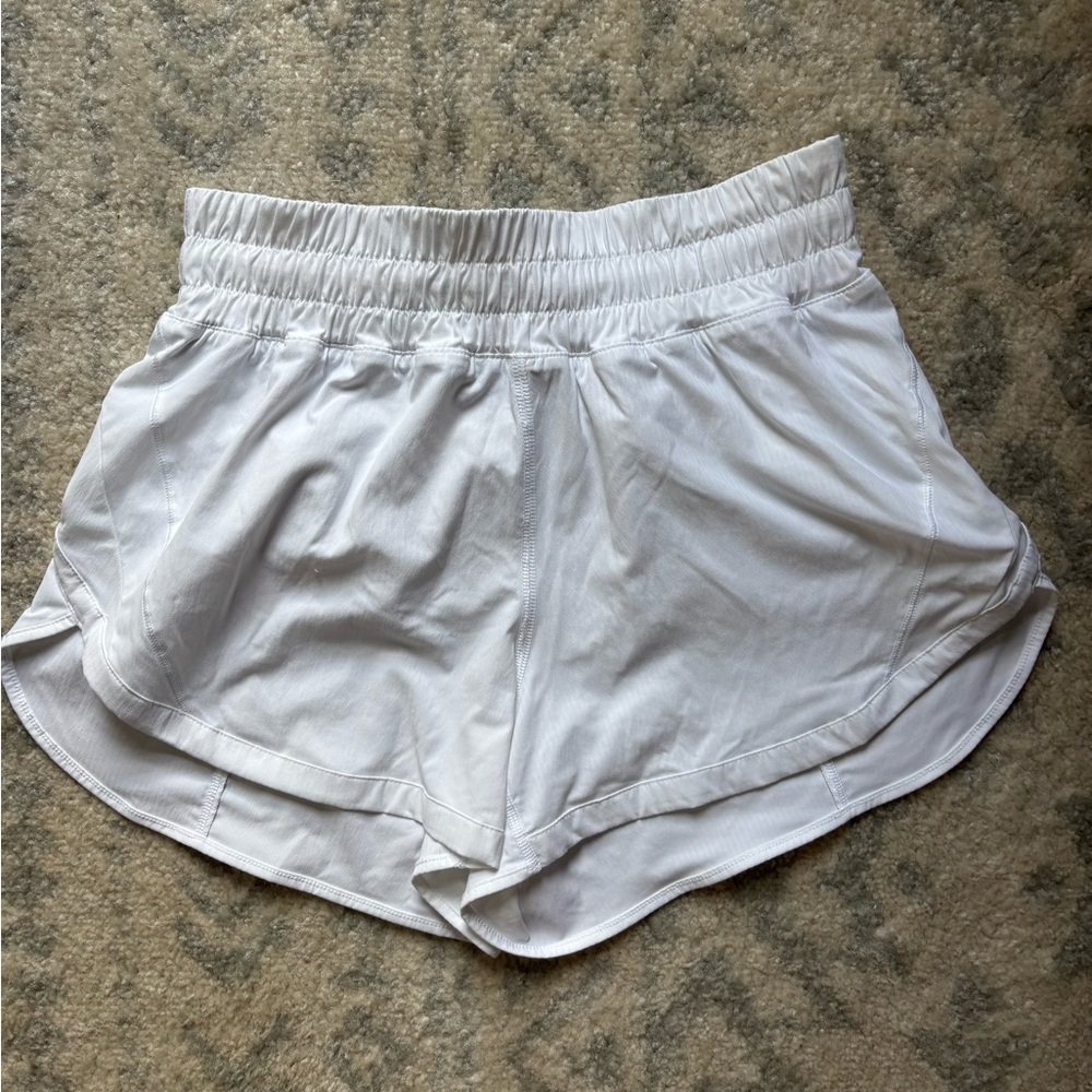 Lululemon White Track That HR 3” Short Size 6